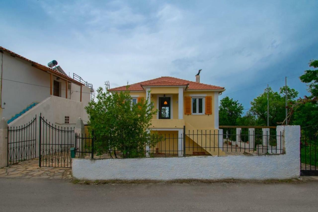 Traditional Village House Méson Yerakaríon Exterior foto